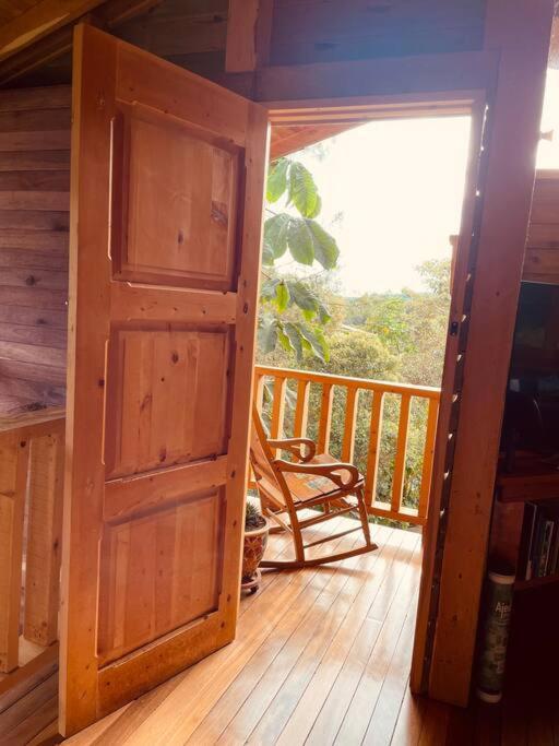 Beehouse Arvi Cabana Guarne Exterior foto